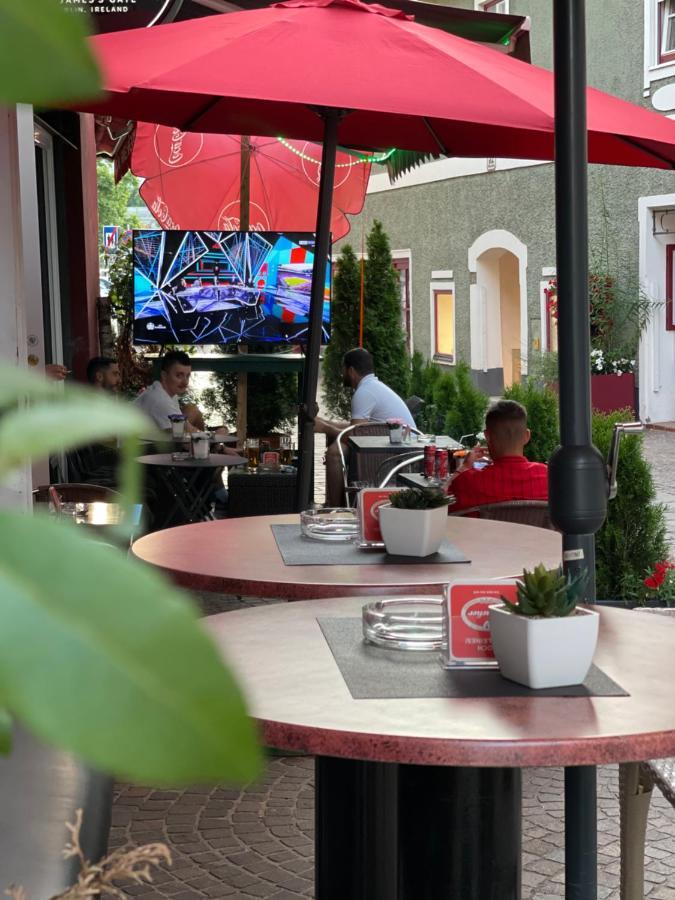 Hostel Lovely Rooms, City Center, Shared Bathroom, Windows To Corridor Villach Exterior foto
