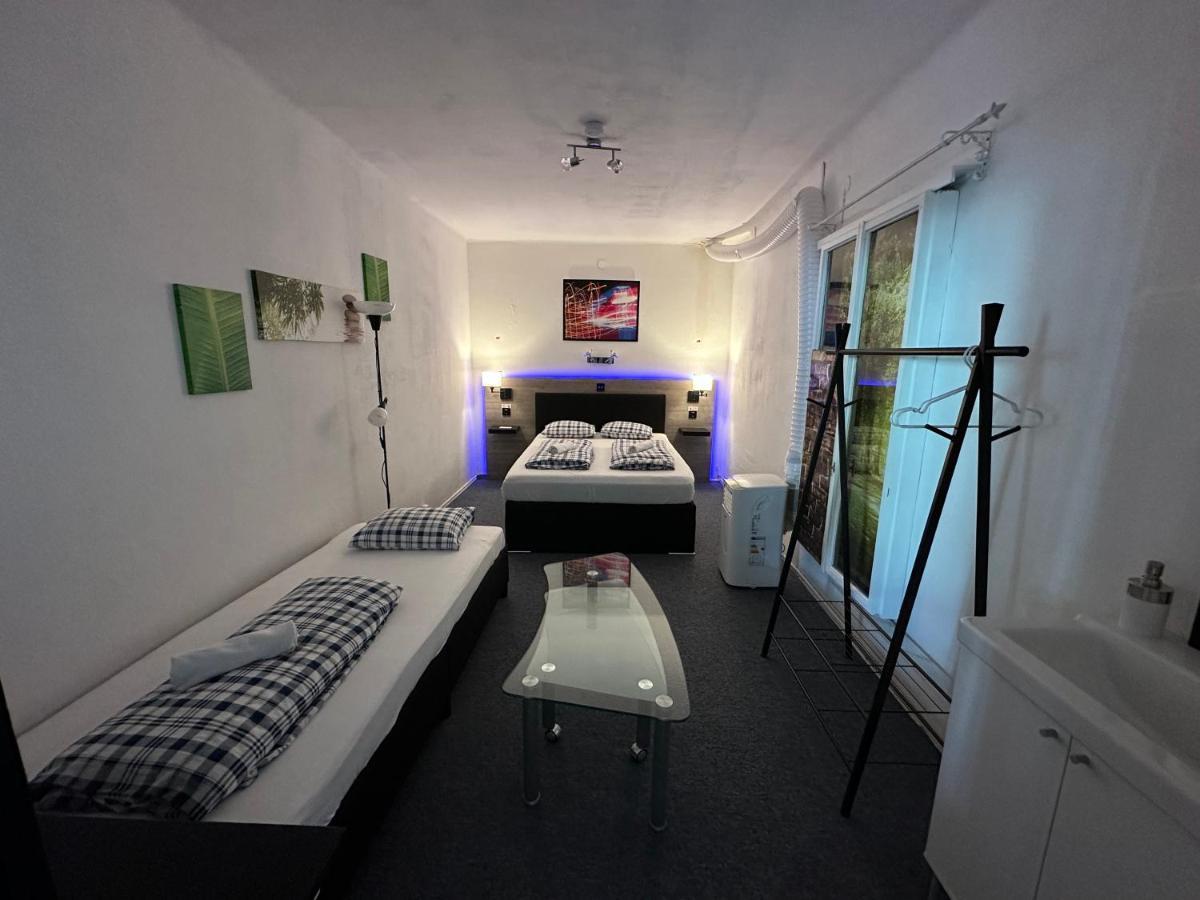 Hostel Lovely Rooms, City Center, Shared Bathroom, Windows To Corridor Villach Exterior foto