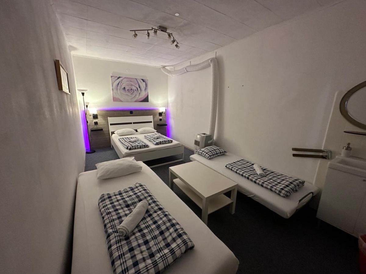 Hostel Lovely Rooms, City Center, Shared Bathroom, Windows To Corridor Villach Exterior foto