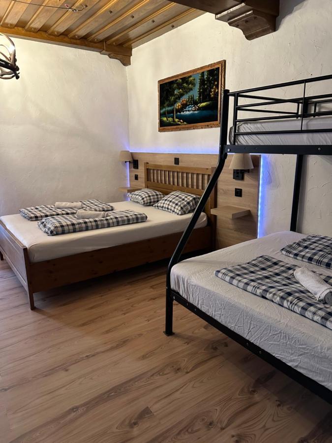 Hostel Lovely Rooms, City Center, Shared Bathroom, Windows To Corridor Villach Exterior foto