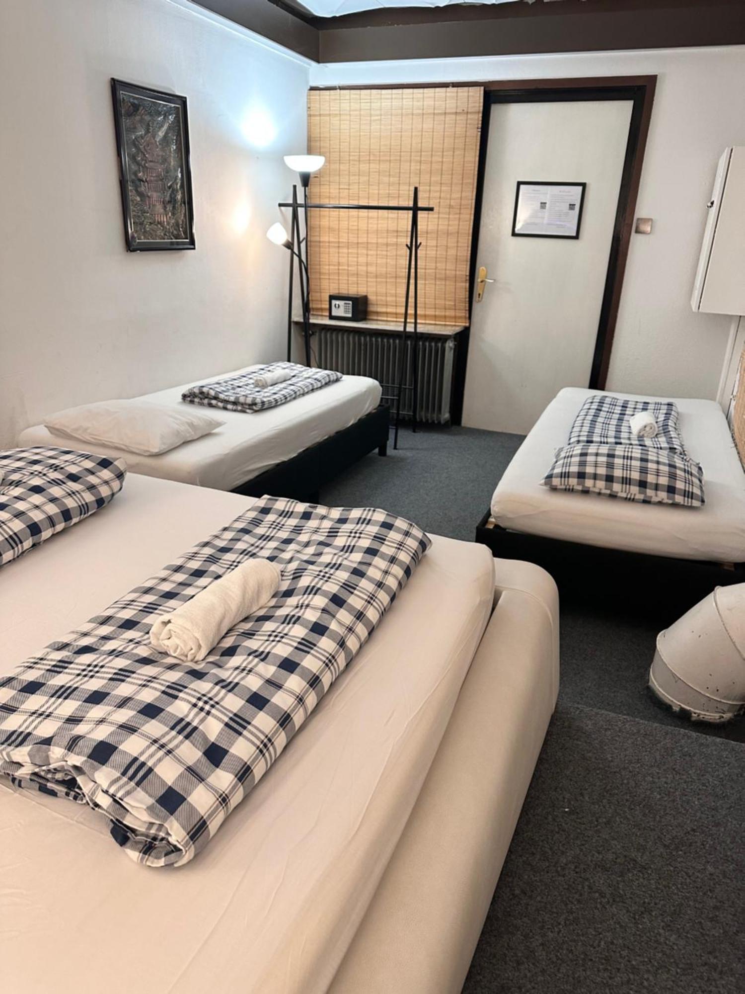 Hostel Lovely Rooms, City Center, Shared Bathroom, Windows To Corridor Villach Exterior foto