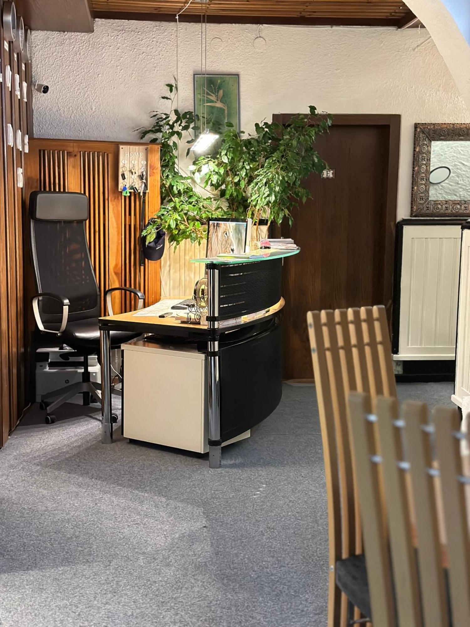 Hostel Lovely Rooms, City Center, Shared Bathroom, Windows To Corridor Villach Exterior foto